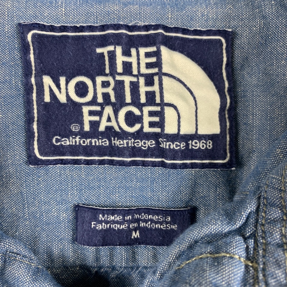 The North Face Shirt Mens Medium Blue Chambray Short Sleeve‎ Outdoor Button Up - Picture 4 of 10